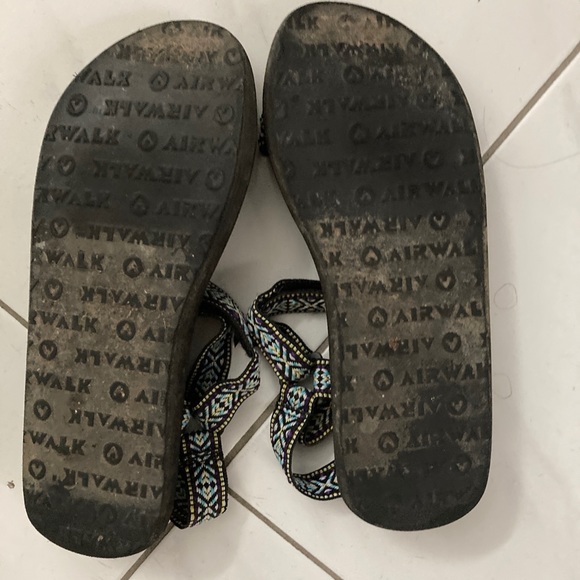 Airwalk sandals - Picture 2 of 2